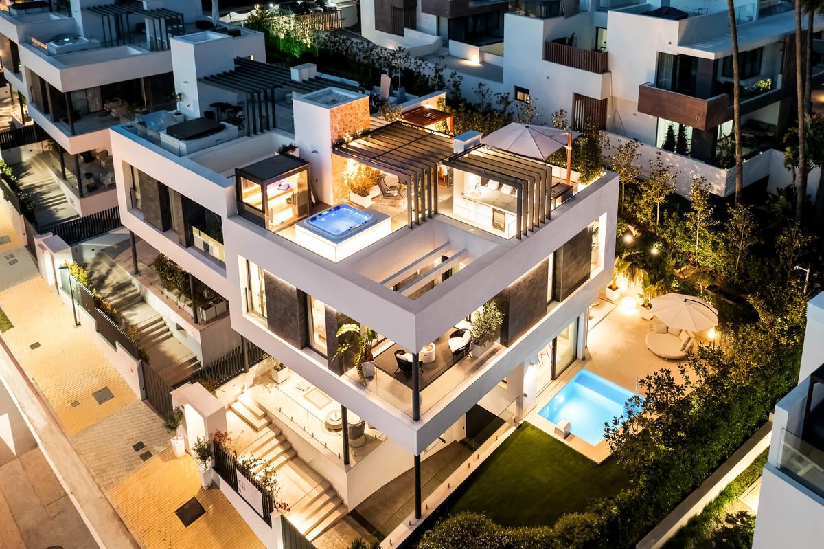 Villa Semi Detached in Sierra Blanca