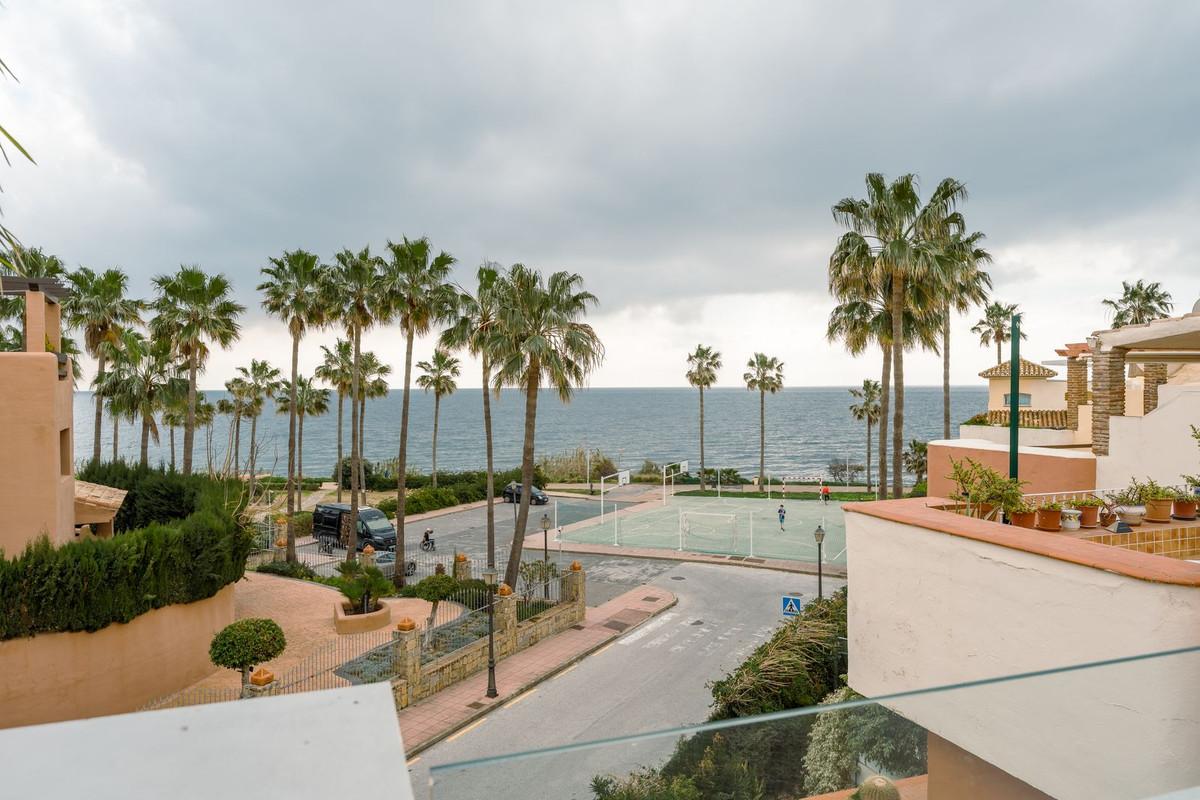 Townhouse Terraced in New Golden Mile