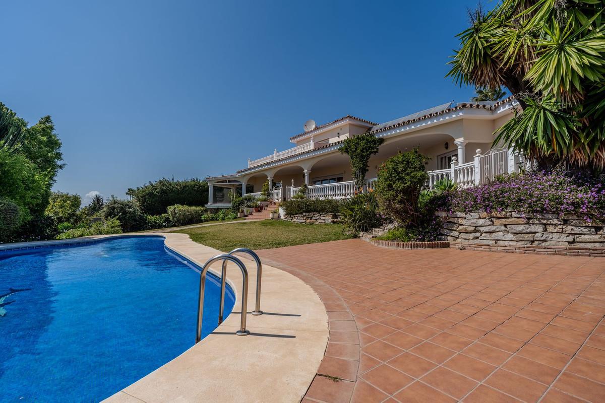 Villa Detached in El Paraiso
