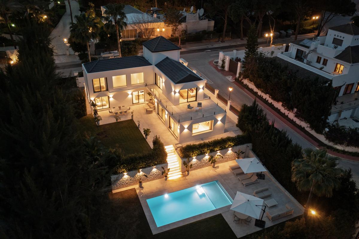 Villa Detached in Las Brisas