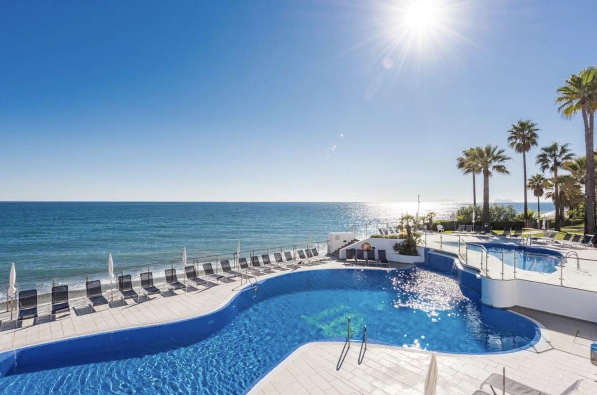 Apartment Penthouse in Estepona