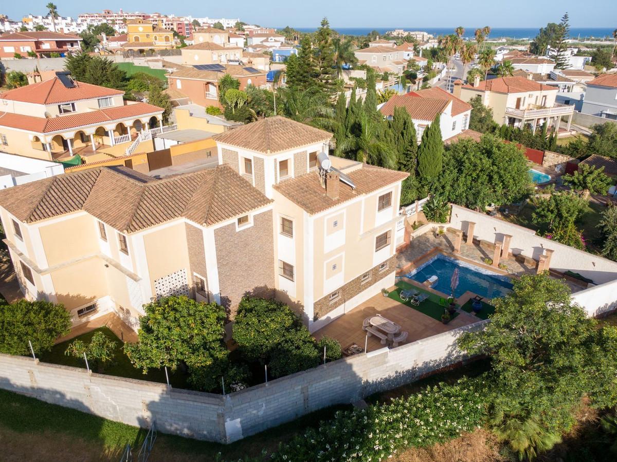 Villa Detached in La L&iacute;nea