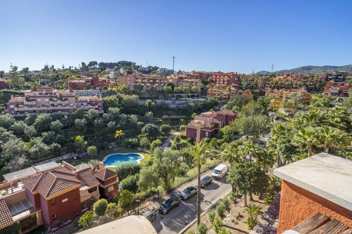 Apartment Middle Floor in Reserva de Marbella