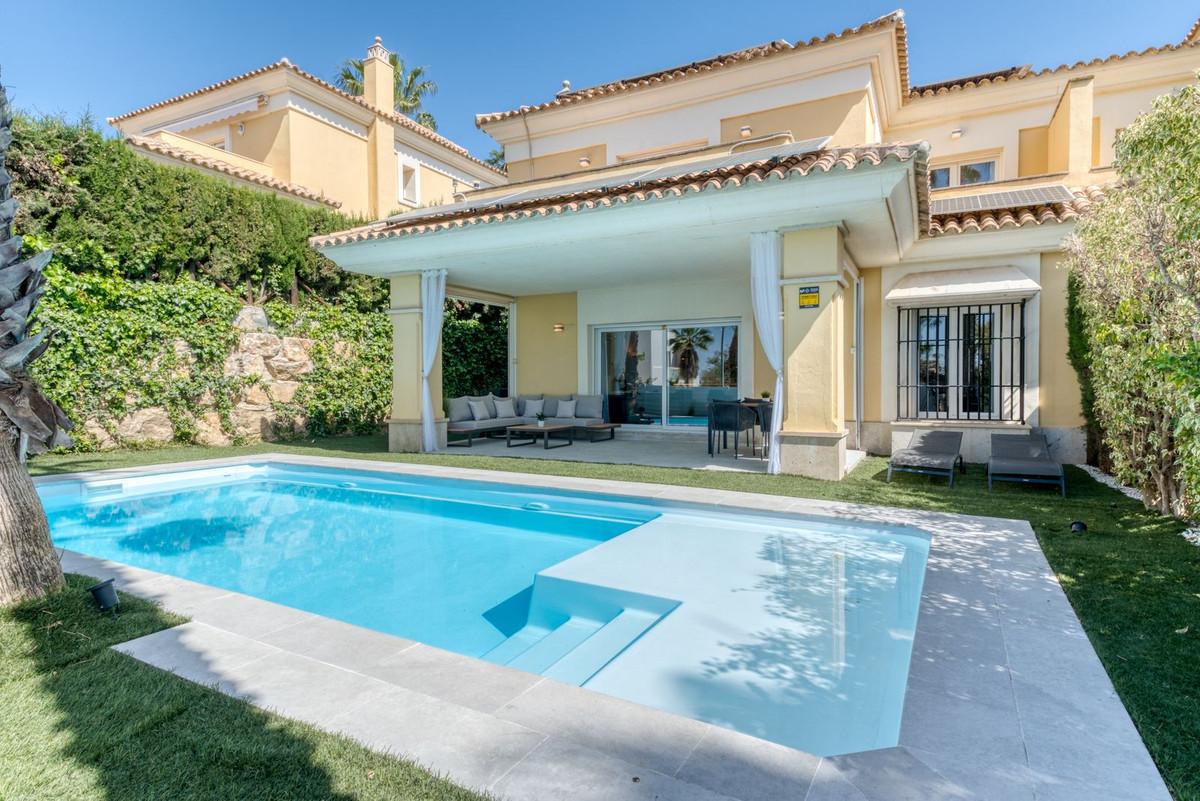 Villa Semi Detached in Santa Clara