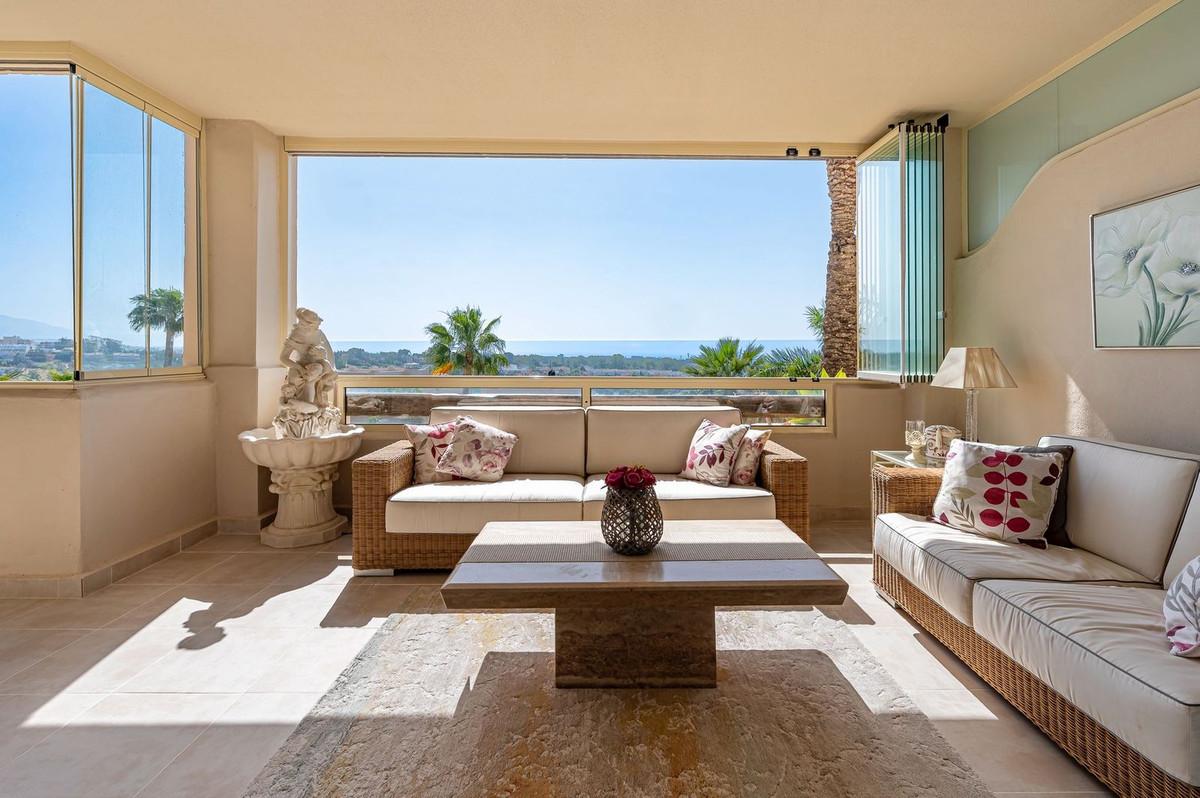 Apartment Middle Floor in El Paraiso