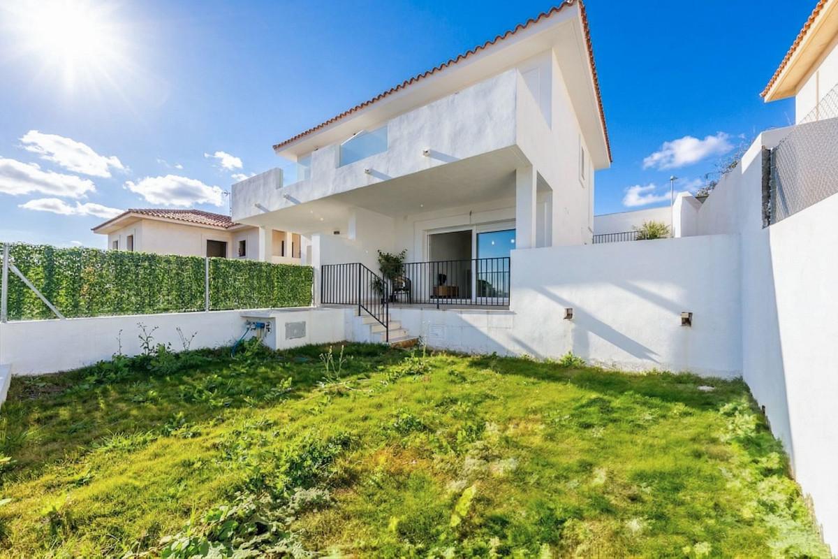 Villa Semi Detached in Manilva