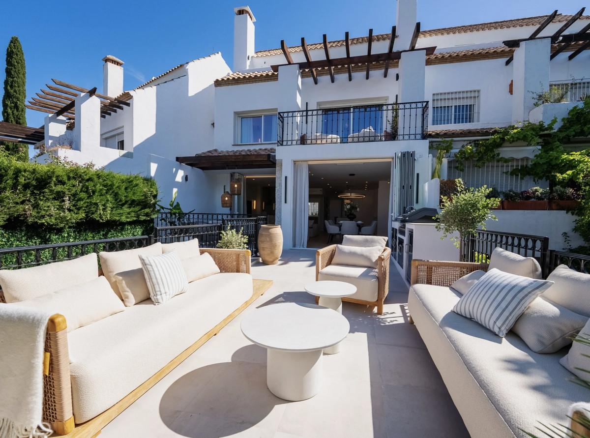 Townhouse Terraced in The Golden Mile
