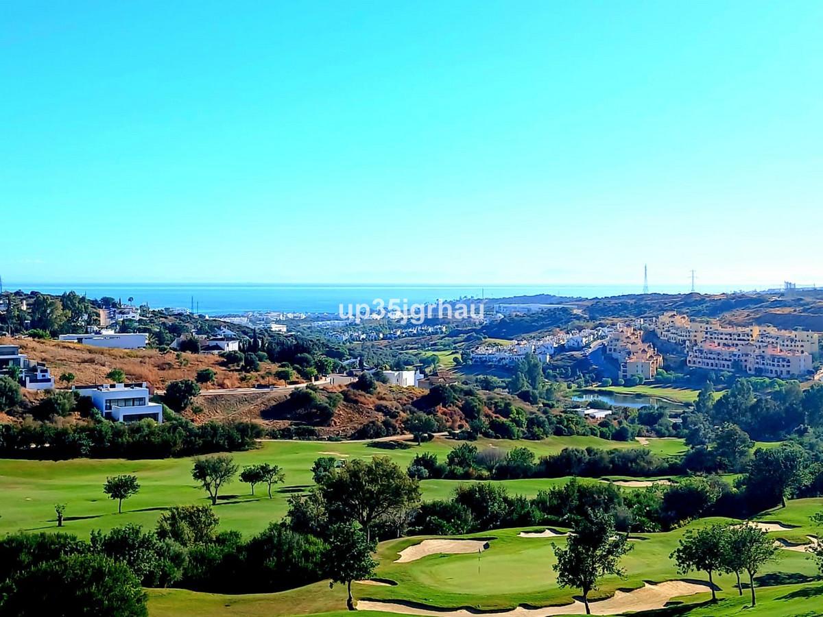 Apartment Penthouse in Estepona