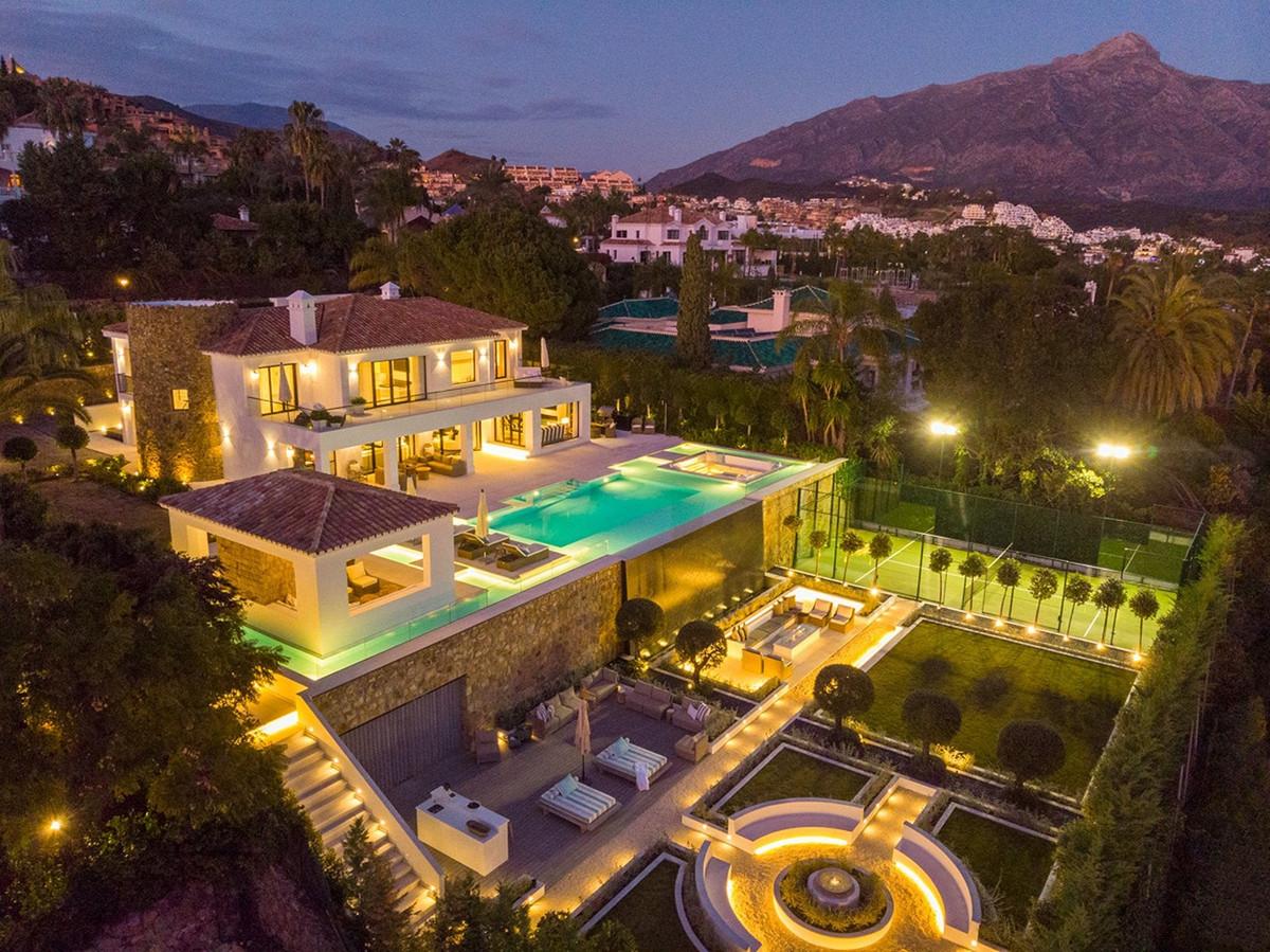 Villa Detached in Marbella