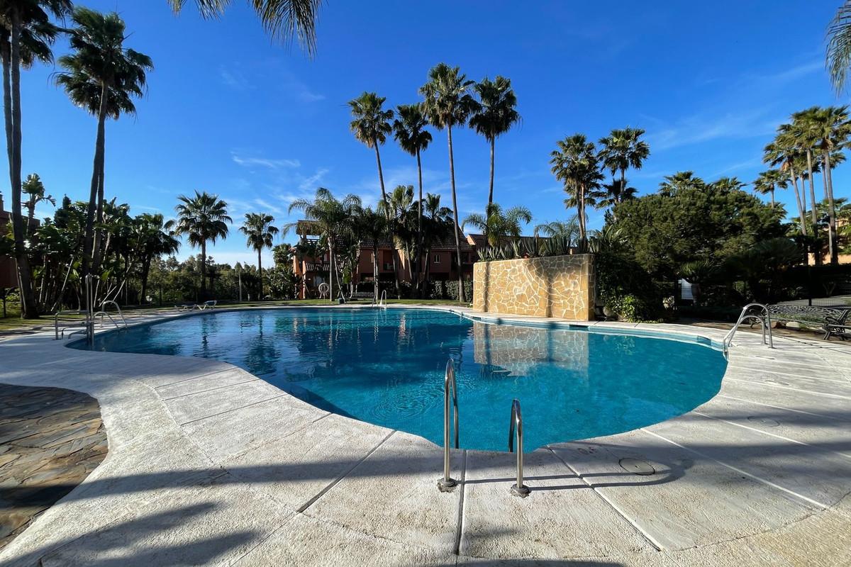 Apartment Middle Floor in Casares Playa