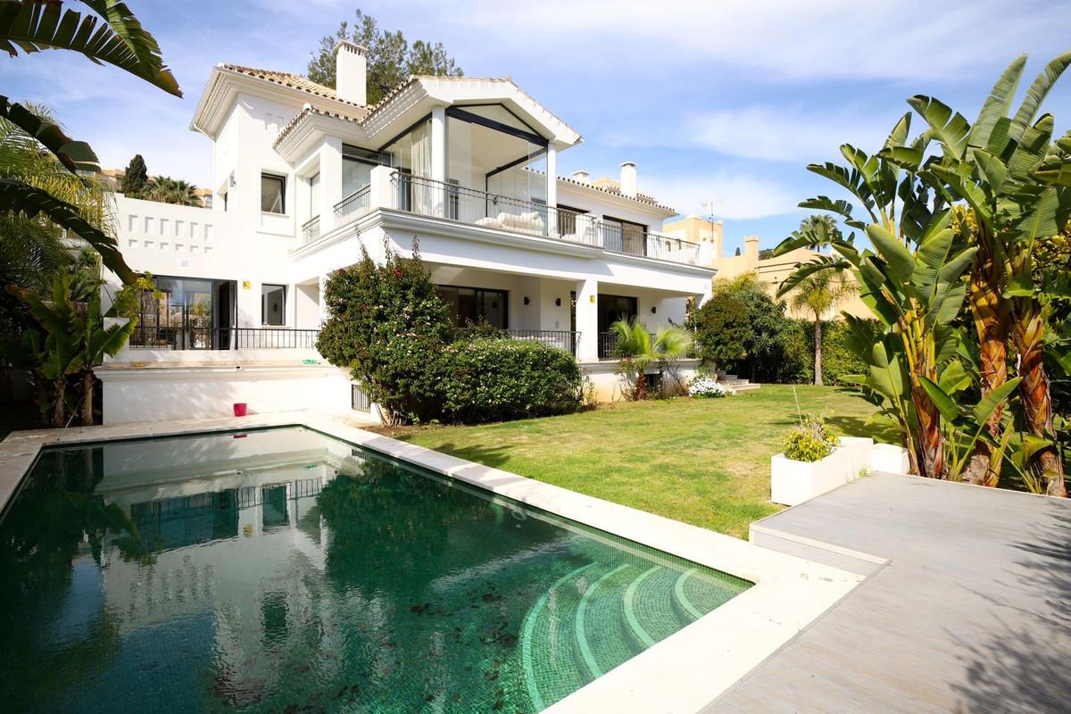 Villa Detached in Nueva Andaluc&iacute;a