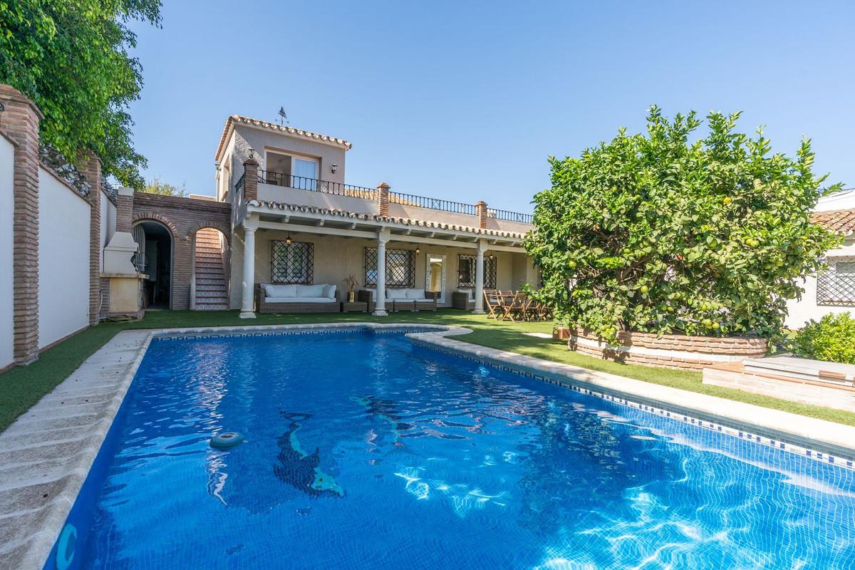 Villa Detached in San Pedro de Alc&aacute;ntara