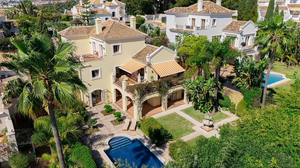 Villa Detached in El Paraiso