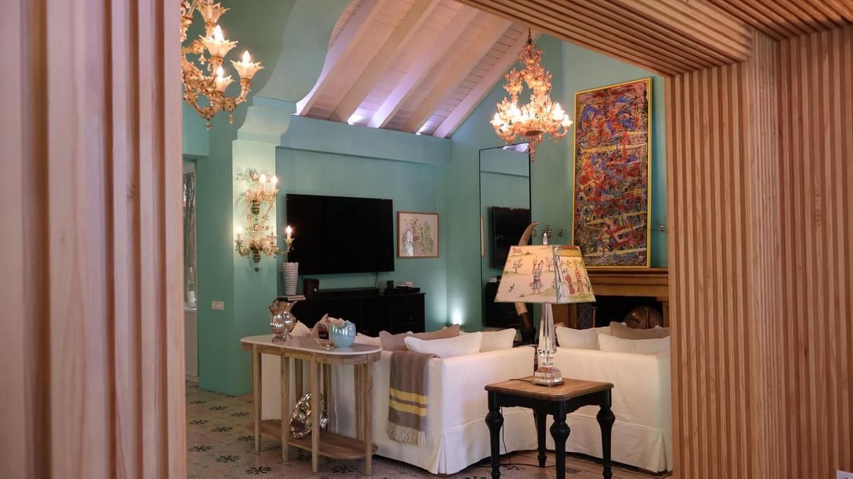 Villa Detached in The Golden Mile