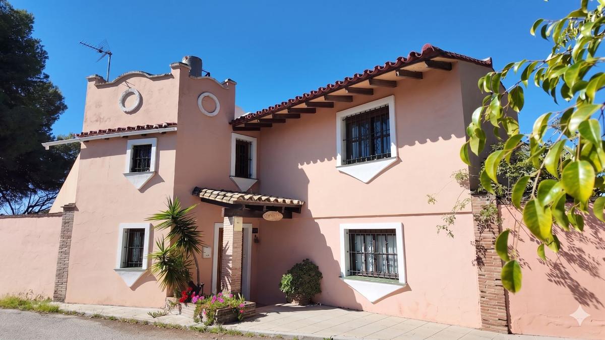 Villa Detached in Estepona