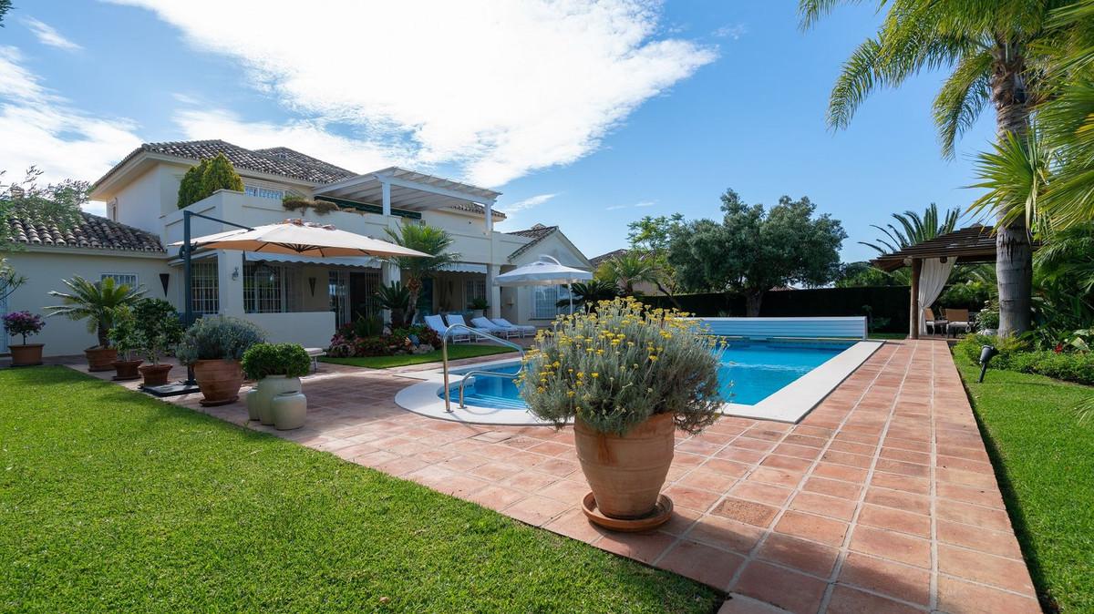 Villa Detached in Elviria