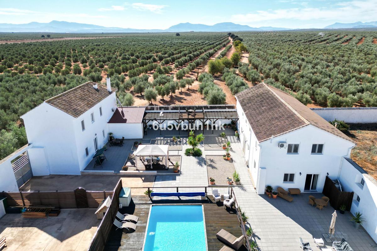 Villa Detached in Antequera