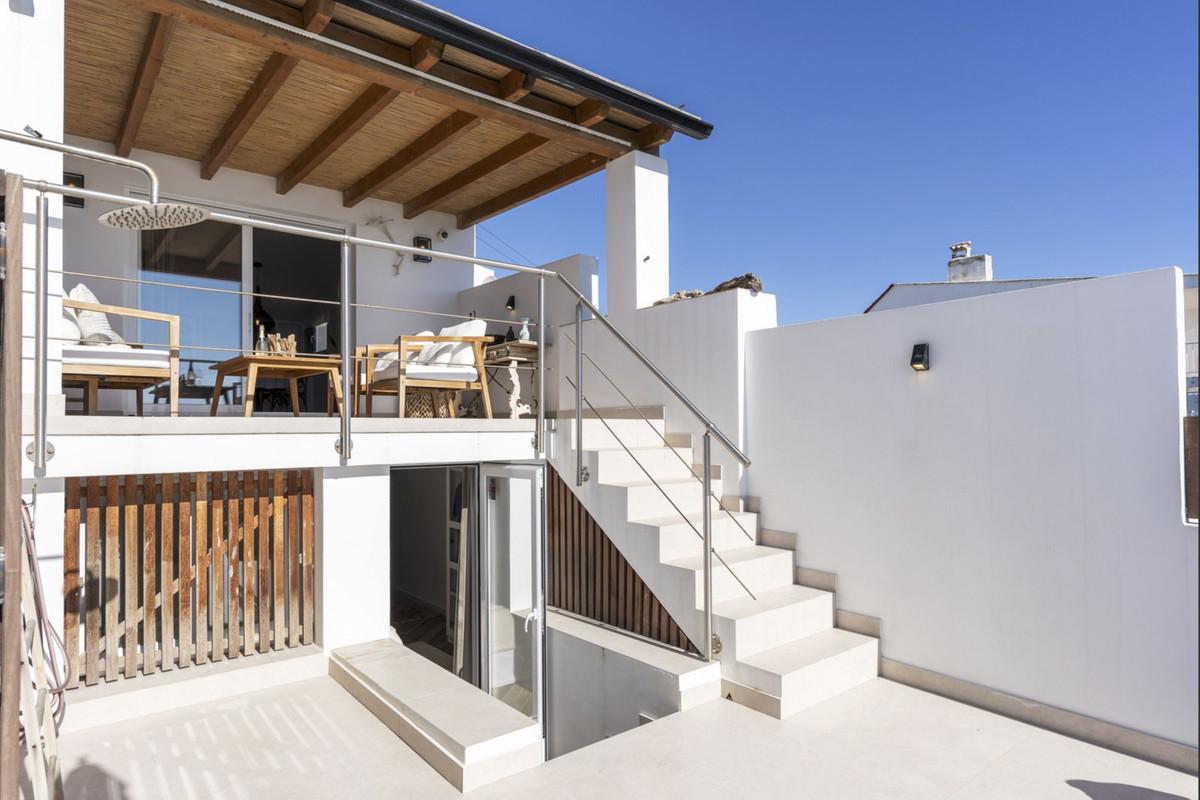 Villa Semi Detached in Estepona