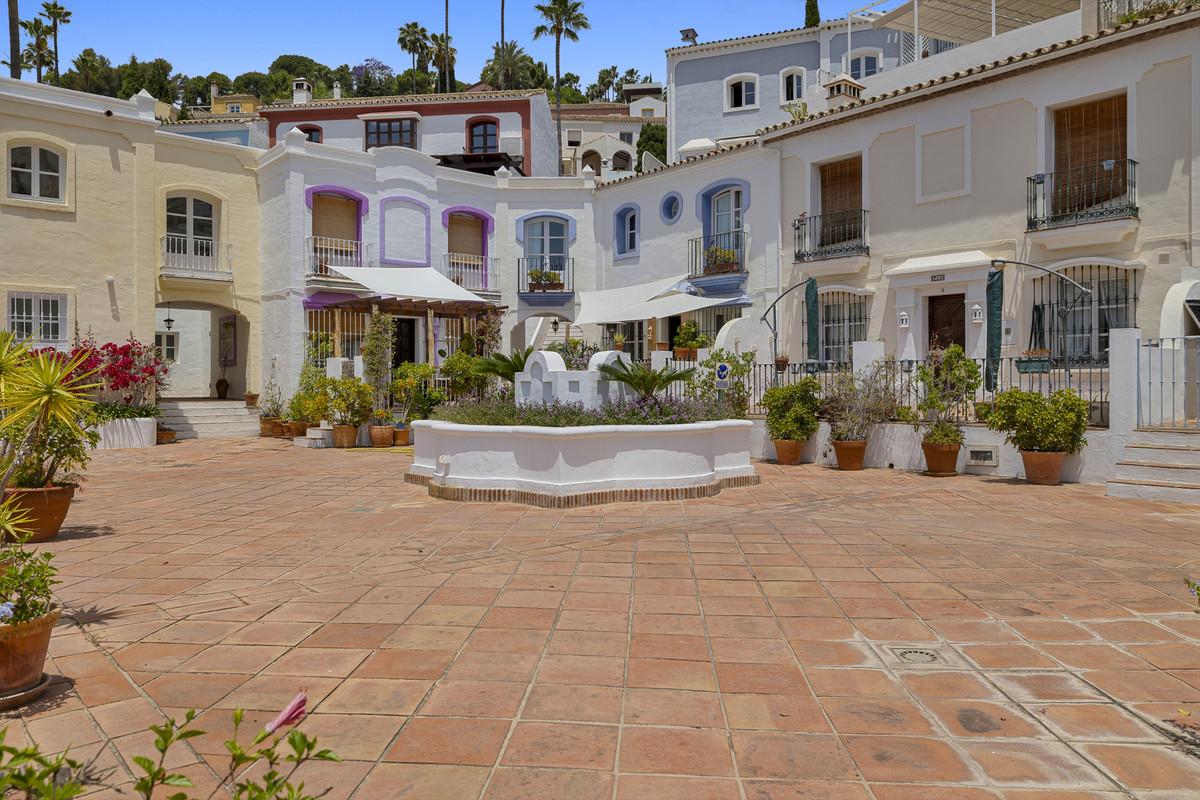 Townhouse Terraced in Benahav&iacute;s