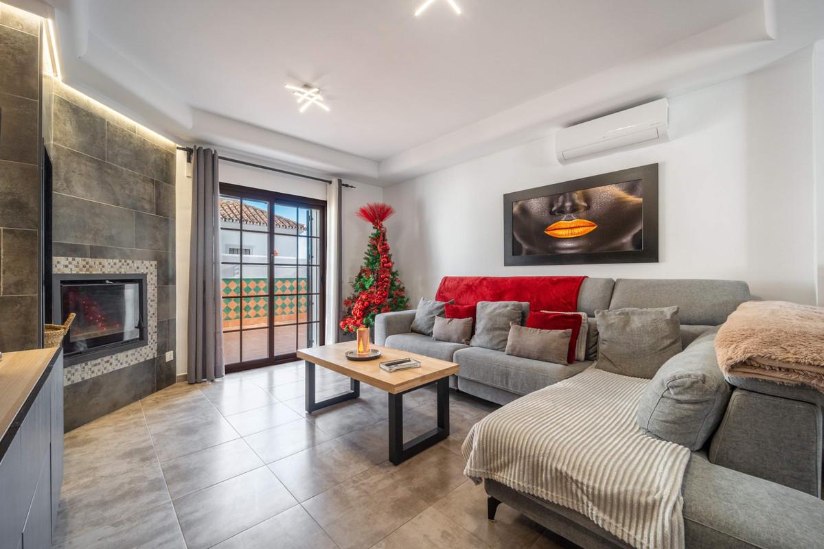 Villa Semi Detached in Estepona