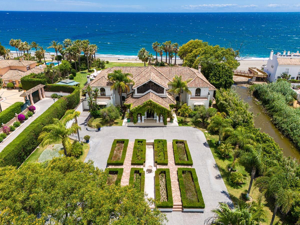 Villa Detached in Estepona