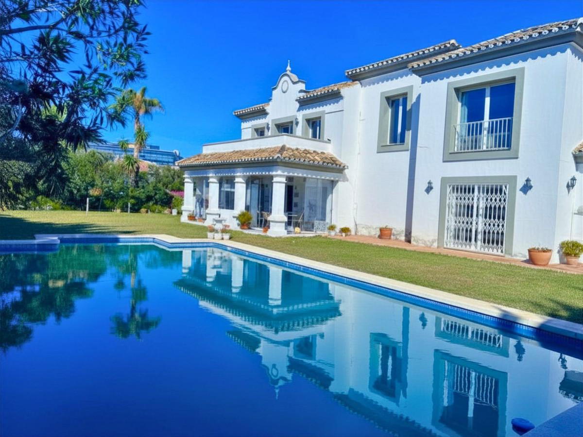 Villa Detached in Estepona