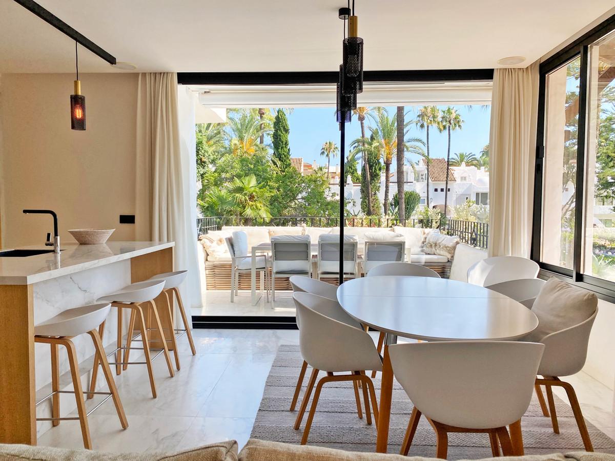 Apartment Middle Floor in Puerto Ban&uacute;s