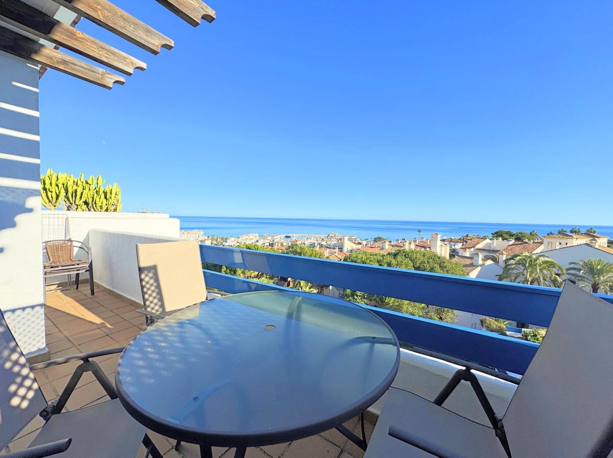 Apartment Penthouse in La Duquesa