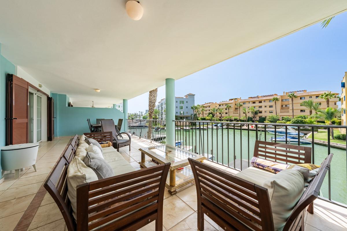 Apartment Middle Floor in Sotogrande Marina