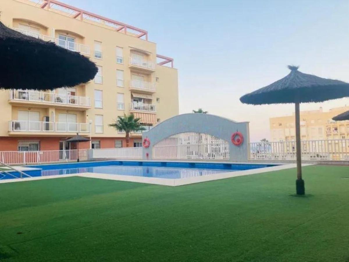 Apartment Middle Floor in Manilva