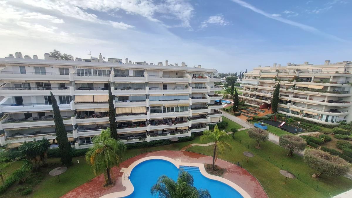 Apartment Penthouse Duplex in Guadalmina Alta