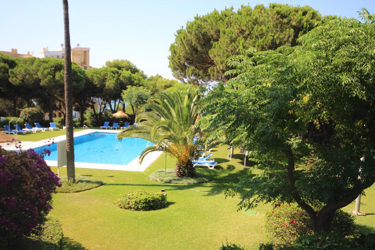 Apartment Middle Floor in Puerto de Cabopino