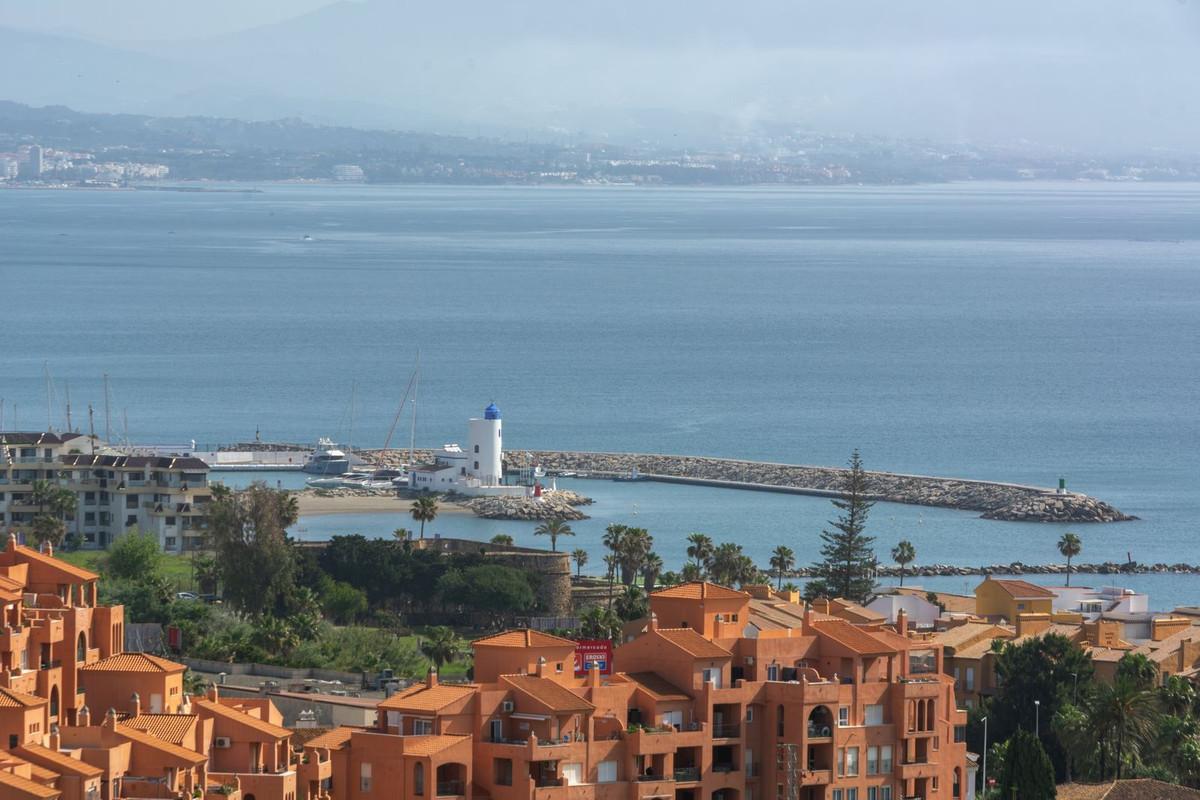 Apartment Middle Floor in Manilva