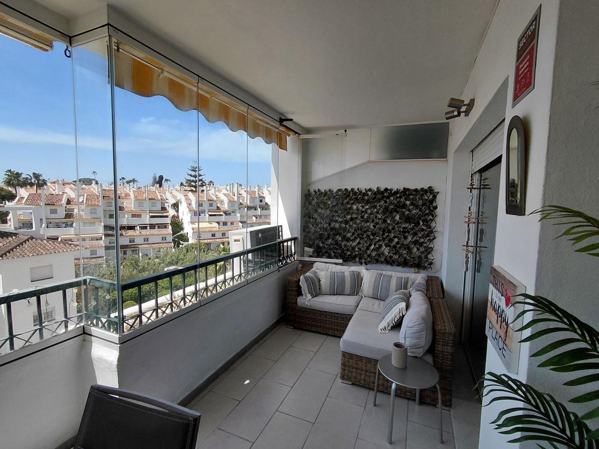 Apartment Middle Floor in Calahonda