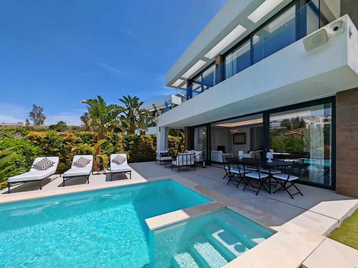 Villa Detached in Estepona
