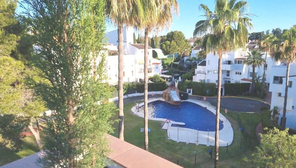Apartment Penthouse in Elviria