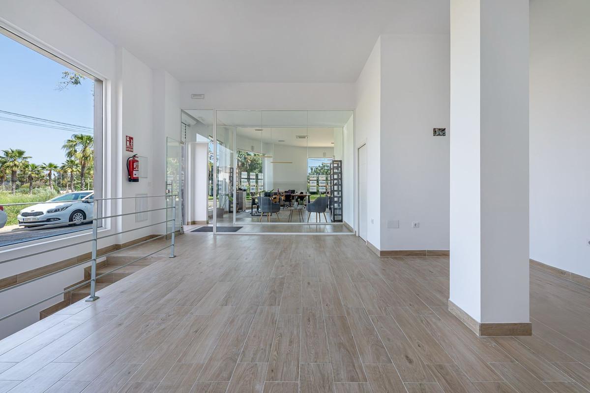 Commercial Office in Cancelada