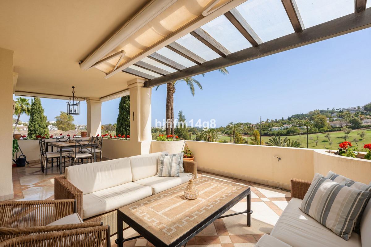 Apartment Middle Floor in Nueva Andaluc&iacute;a