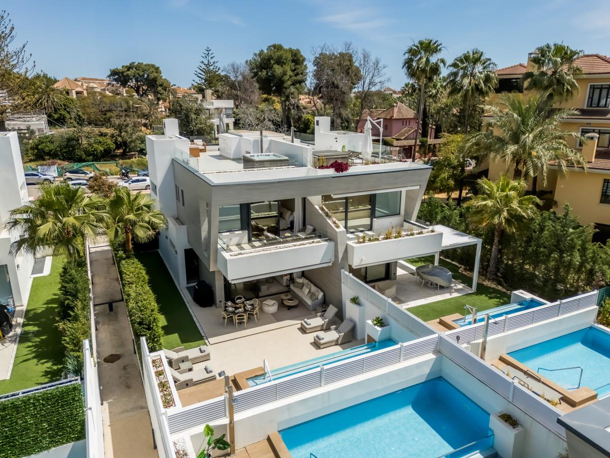 Villa Semi Detached in Puerto Ban&uacute;s