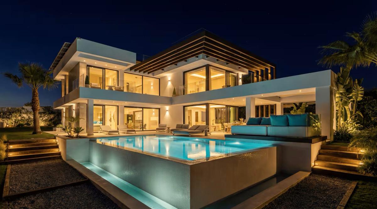Villa Detached in El Paraiso
