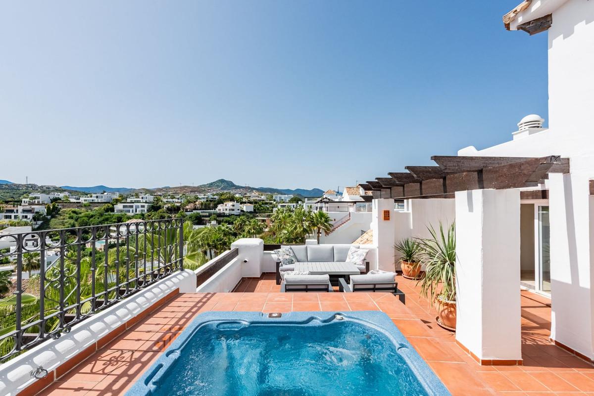 Apartment Penthouse in Atalaya