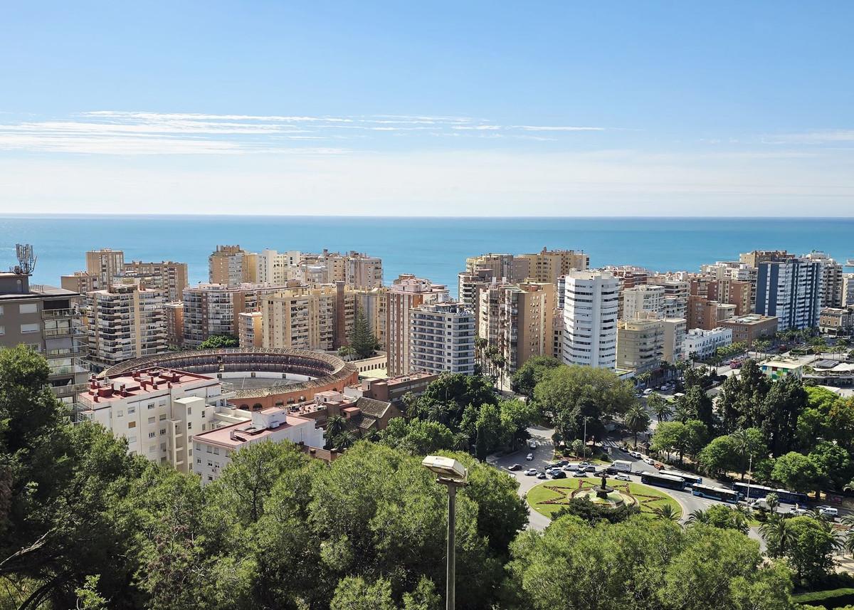Apartment Middle Floor in M&aacute;laga Centro
