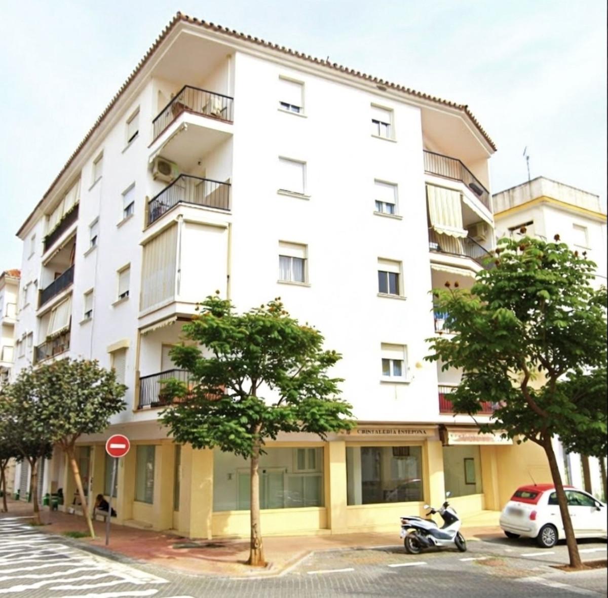 Apartment Middle Floor in Estepona