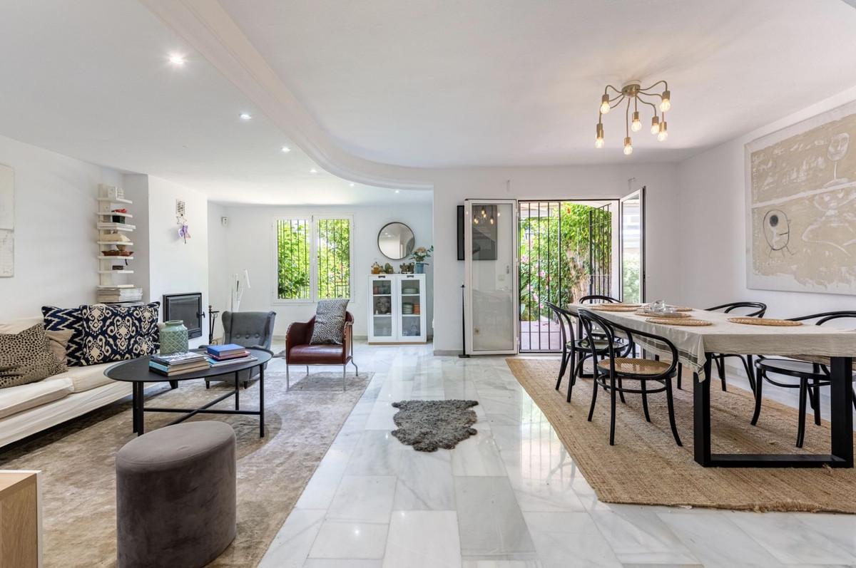 Townhouse Terraced in The Golden Mile