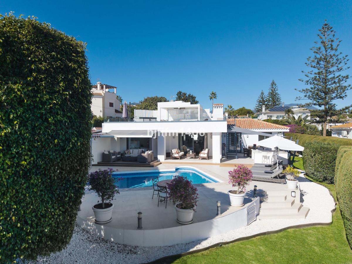 Villa Detached in Nueva Andaluc&iacute;a