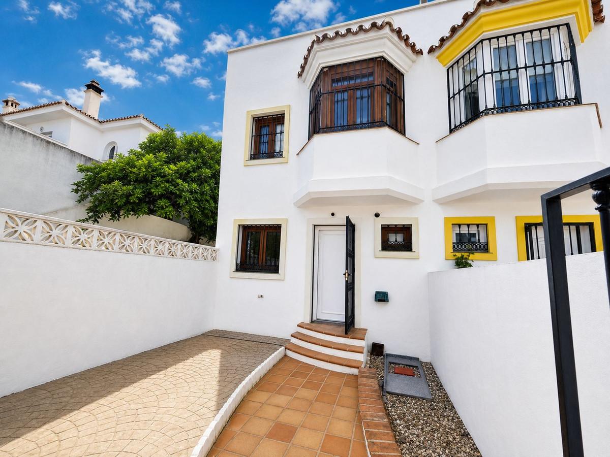 Townhouse Semi Detached in La Duquesa