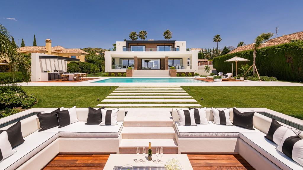 Villa Detached in Nueva Andaluc&iacute;a