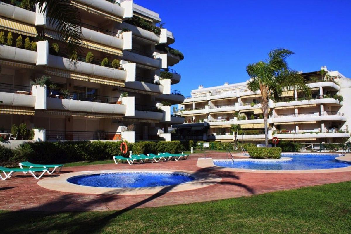 Apartment Penthouse in Guadalmina Alta