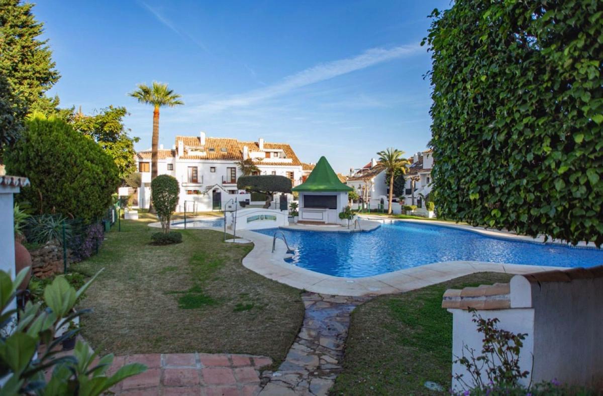 Villa Semi Detached in Marbella