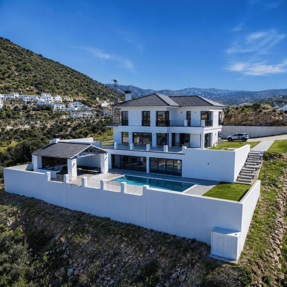 Villa Detached in Co&iacute;n
